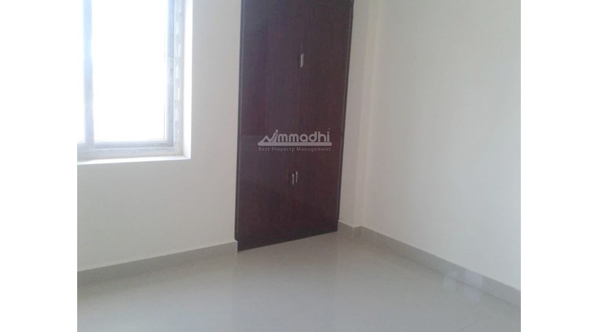 Flat at kelambakkam