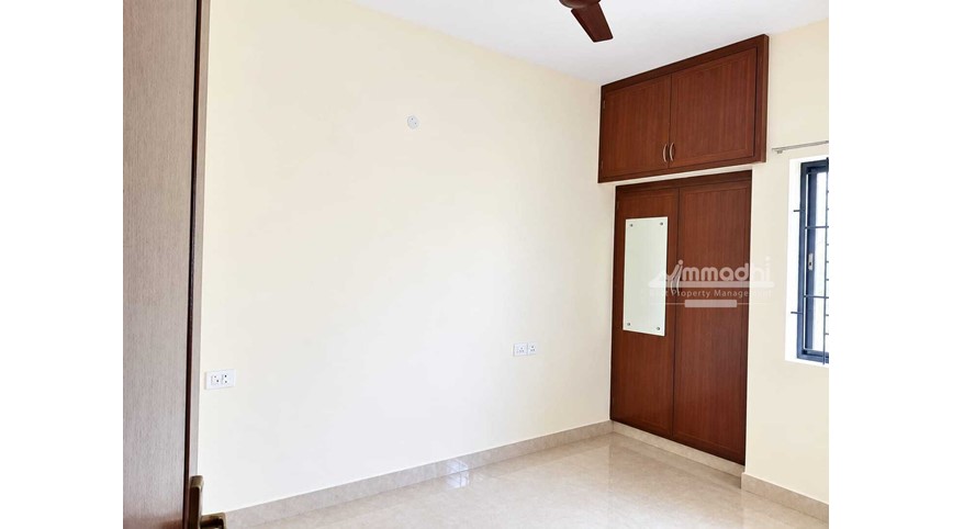 Flat at Manapakkam